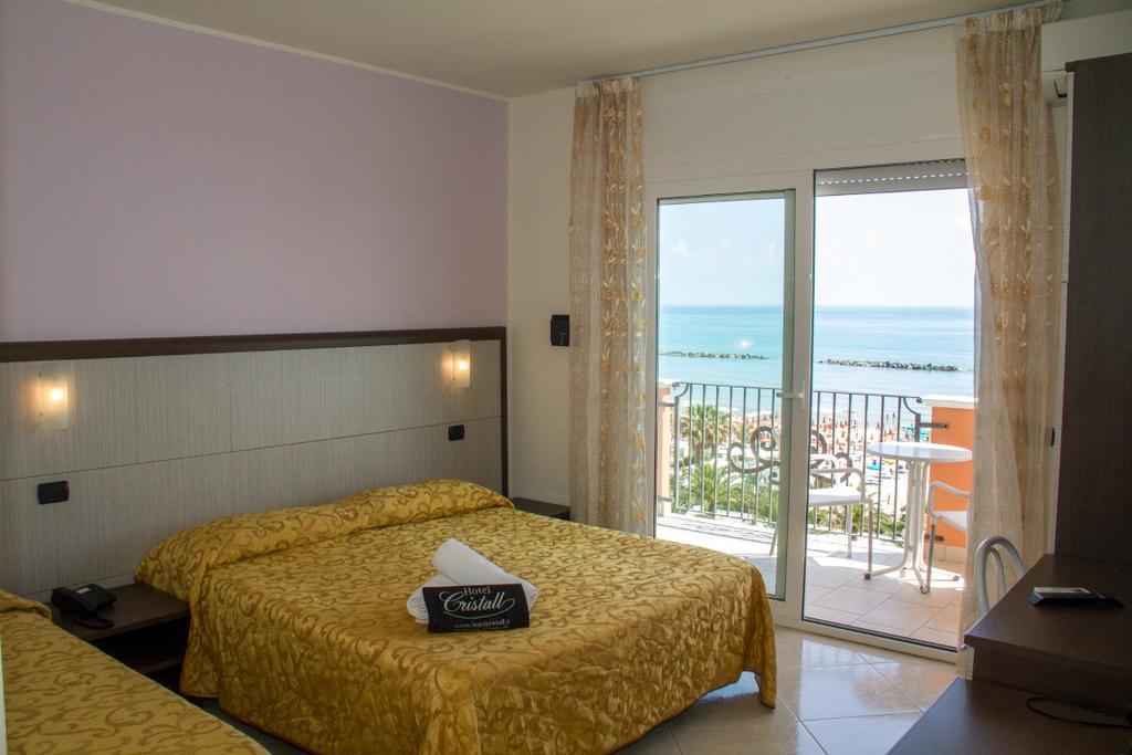 Hotel Cristall San Benedetto del Tronto Exterior photo